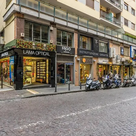 Colonna Classic Style By Wonderful Italy Apartment Naples