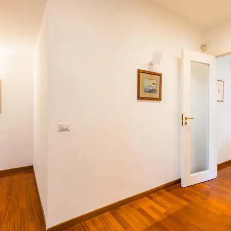 Colonna Classic Style By Wonderful Italy Napoli